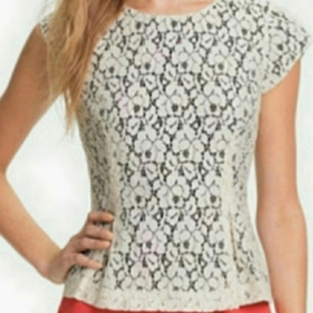 Halogen Nordstrom Brand Ivory Lace Peplum Top with Black Lining